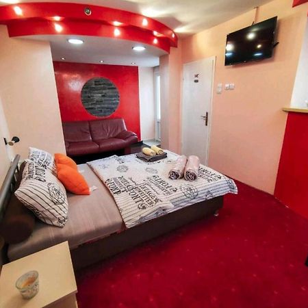 S. A. L. Prenociste Apartment Zrenjanin Ngoại thất bức ảnh