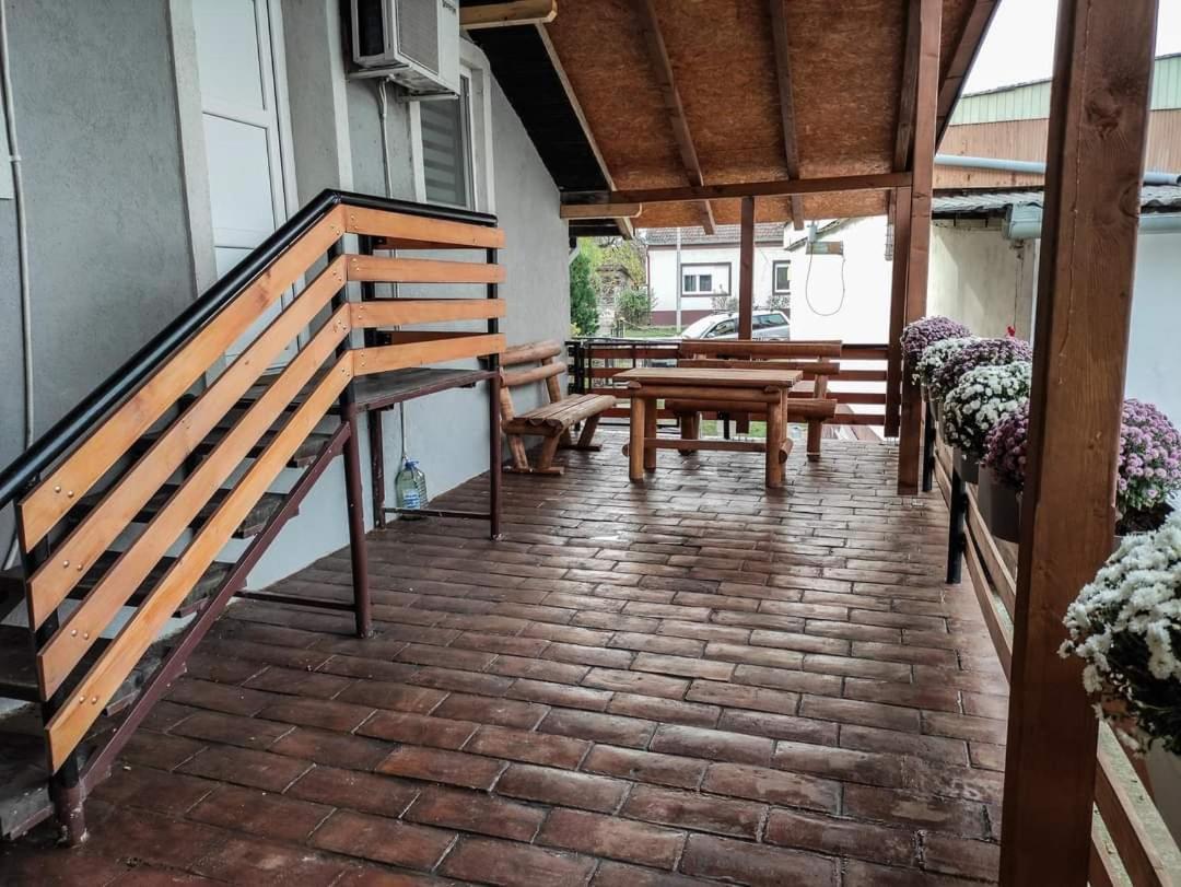 S. A. L. Prenociste Apartment Zrenjanin Ngoại thất bức ảnh